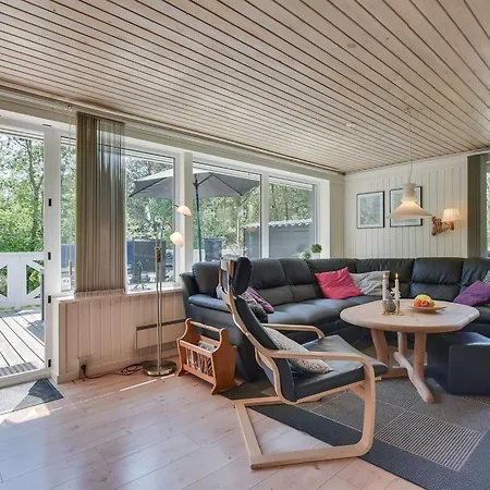 Lane - 675m From The Sea By Interhome