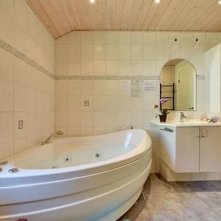 Lane - 675m From The Sea By Interhome